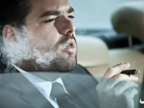 از بین بردن بوی سیگار داخل خودرو